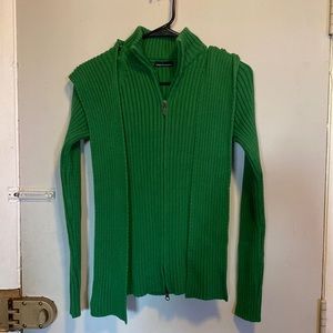 Moda international green sweater
